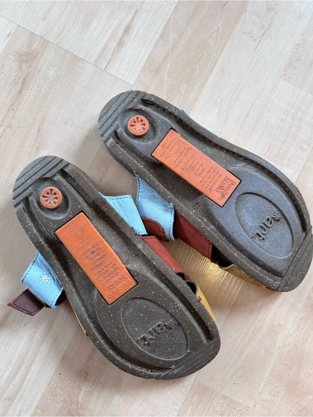 ART Multicolor Leather Cross-Strap Slides 40